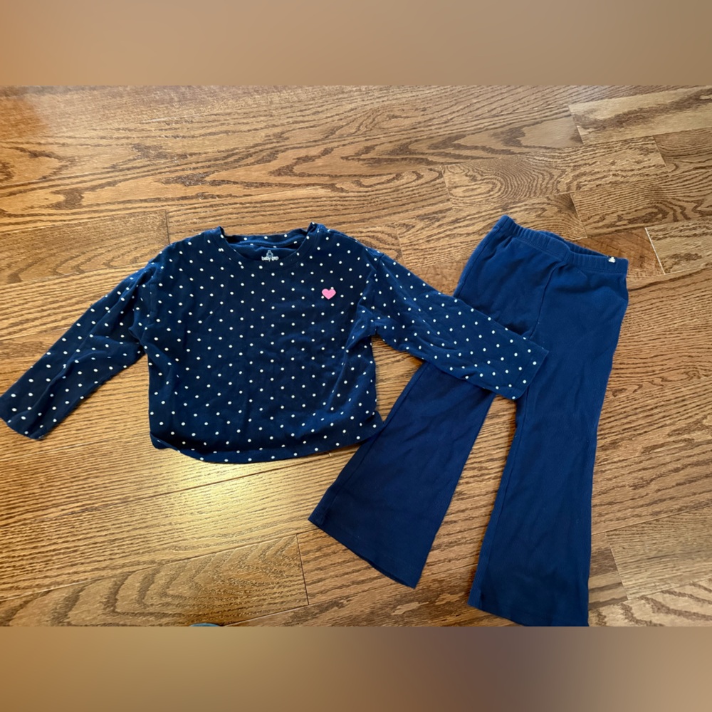 GAP 3T ribbed navy flare leggings and navy polka dot shirt outfit/set